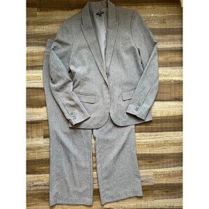 Apt. 9 light grey suit set, size 14 jacket & size 12P pants